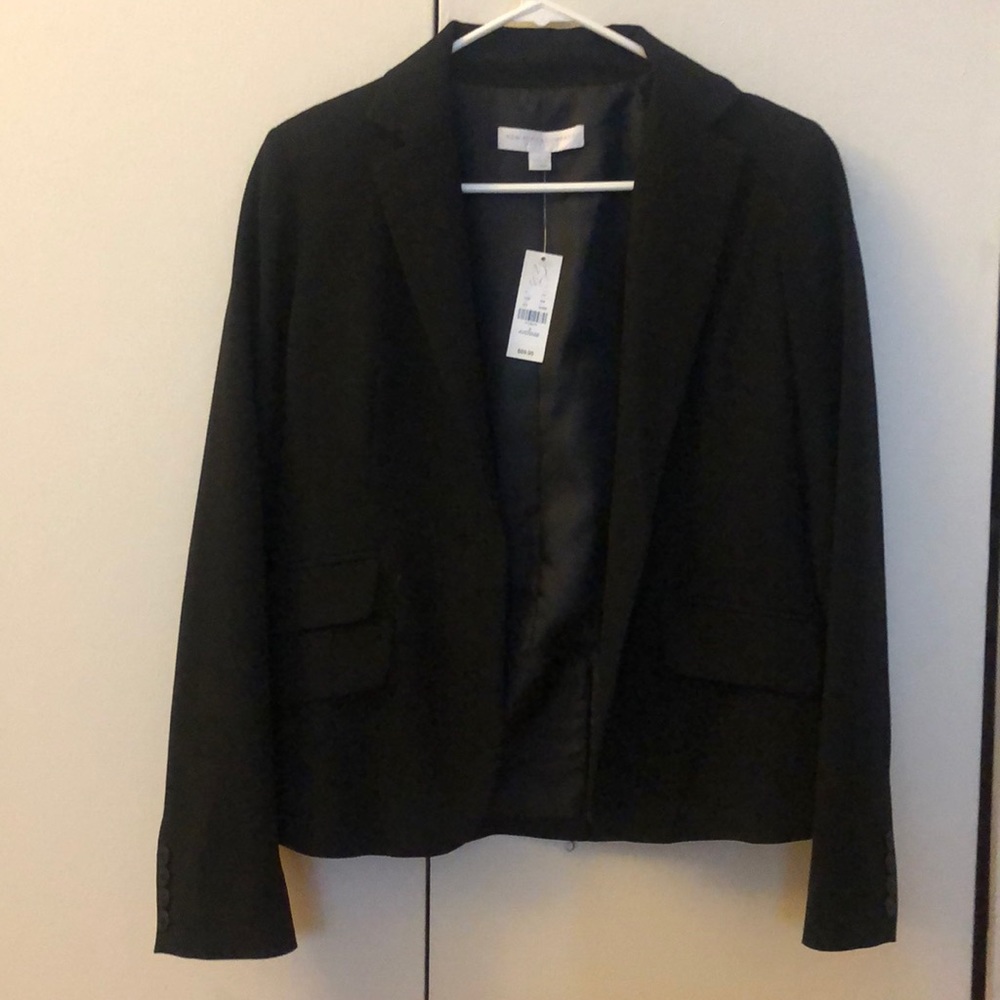 NWT New York & Company blazer. Size 2 average.